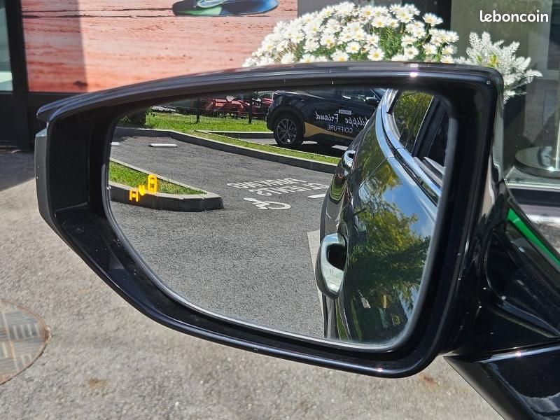 Lexus UX 250h 2WD Luxe Plus MY22 (image 24)