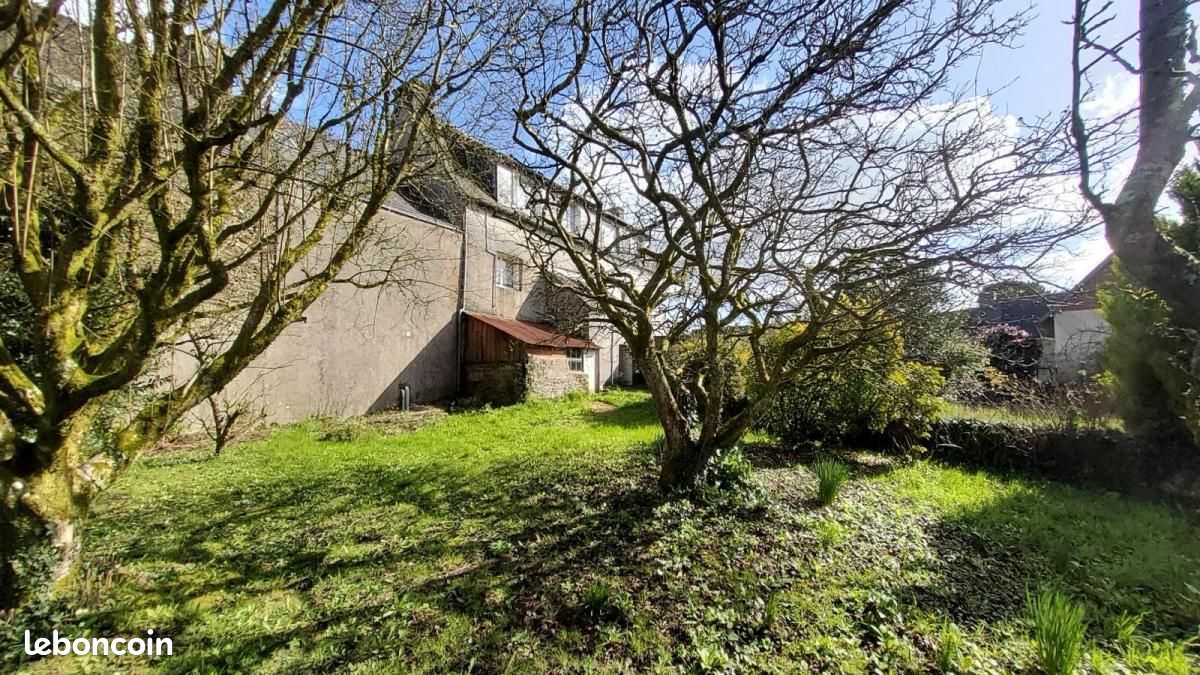 Maison 4 pièces 89 m² · à Poullaouen · 89 m² · 57 750 €
