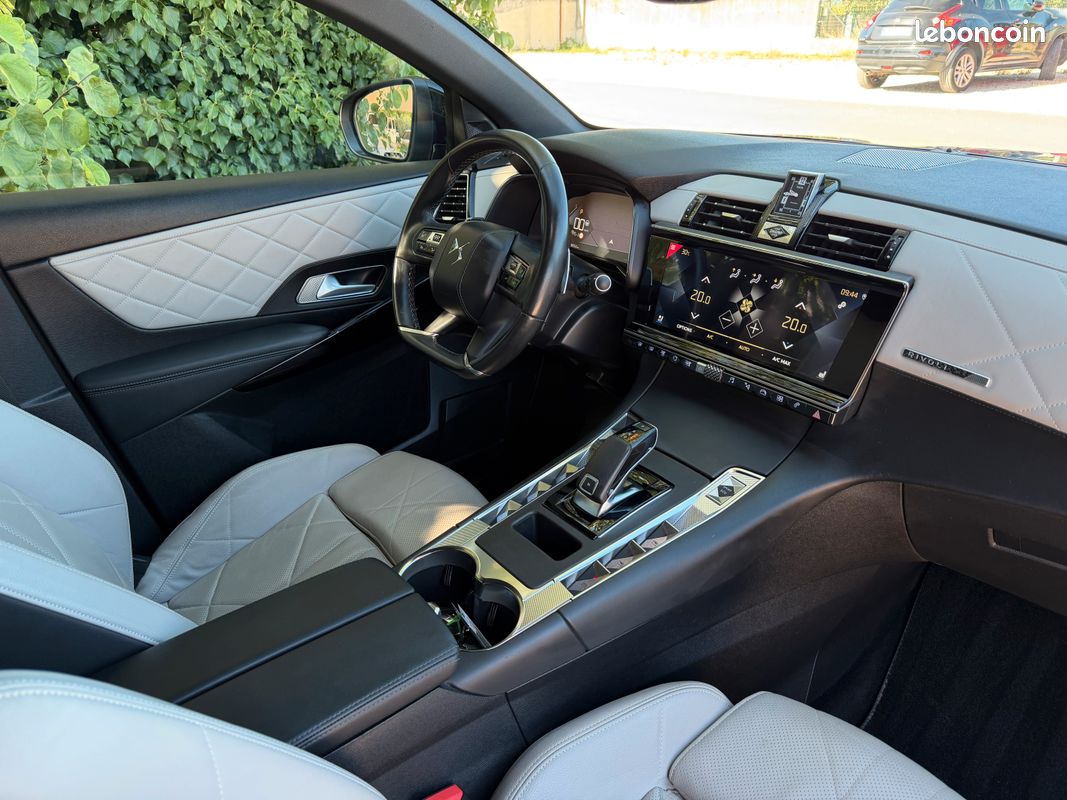 RIVOLI / DS7 CROSSBACK 1.5 BLUEHDI 130 CV / CARNET D'ENTRETIEN Disponbile (image 4)