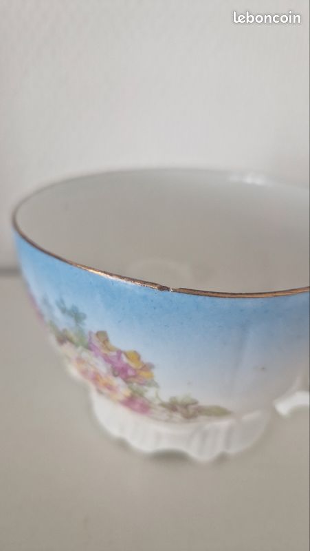 Tasse ancienne en porcelaine de Limoges (image 15)