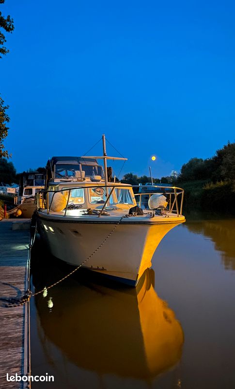 Bateau moteur 12m (image 4)