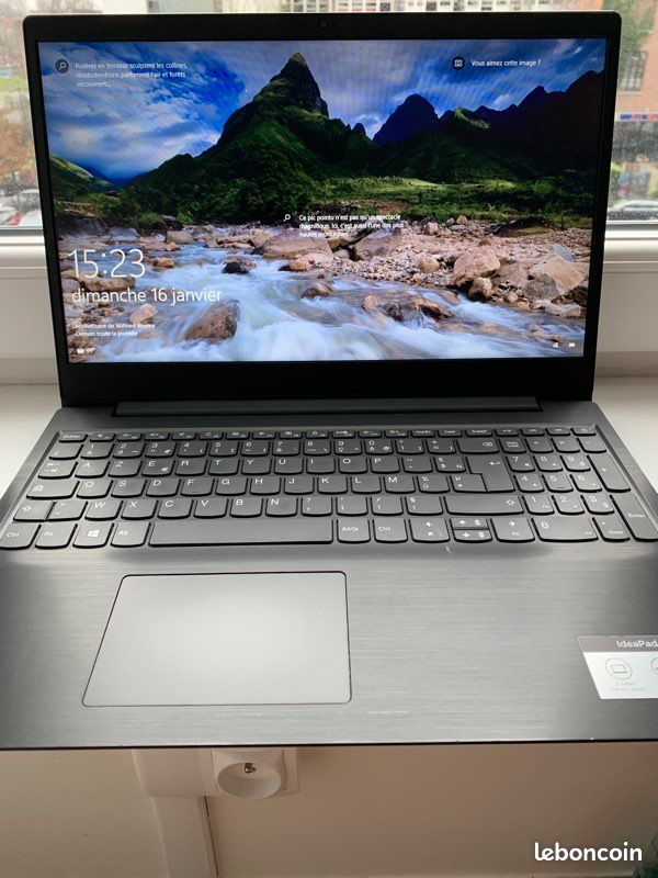Vends PC portable Lenovo (image 1)