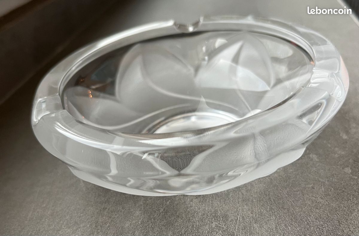 Cendrier/vide poche/coupelle en cristal transparent forme fleur (image 4)