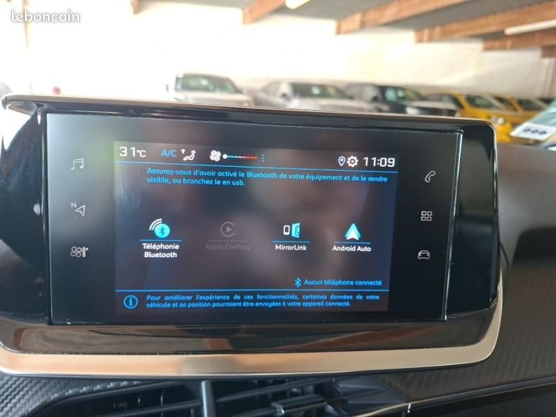 Peugeot 208 1.2 PureTech 100ch S&S Active (image 13)