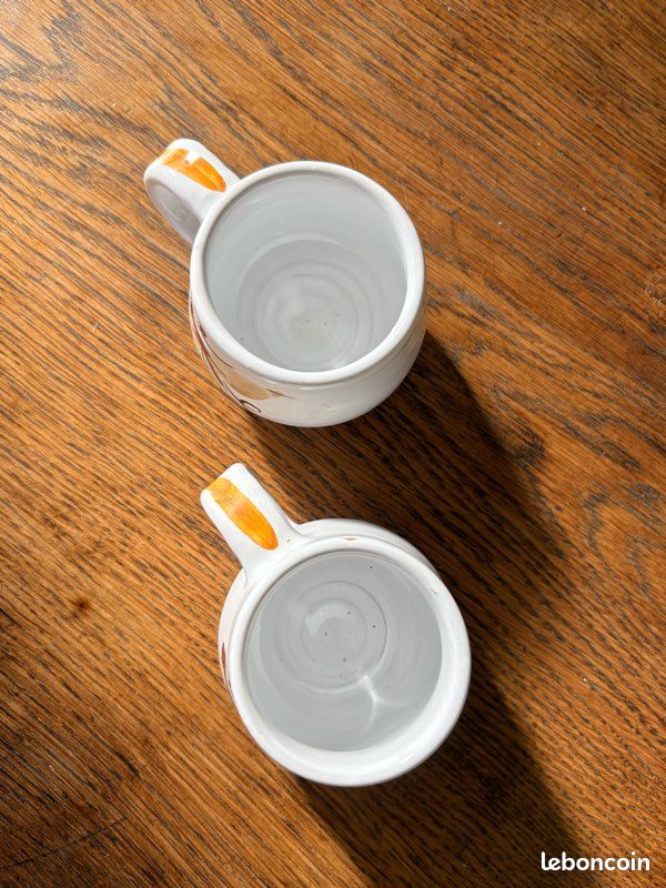 2 petites tasses blanche en terre cuite décoré (image 4)