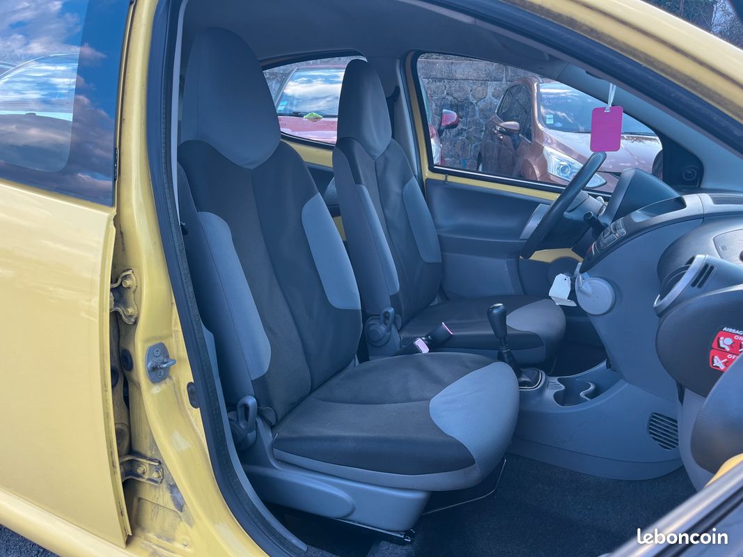 Peugeot 107 1.0 68cv finition trendy 5p *faible km 159.200km (image 5)