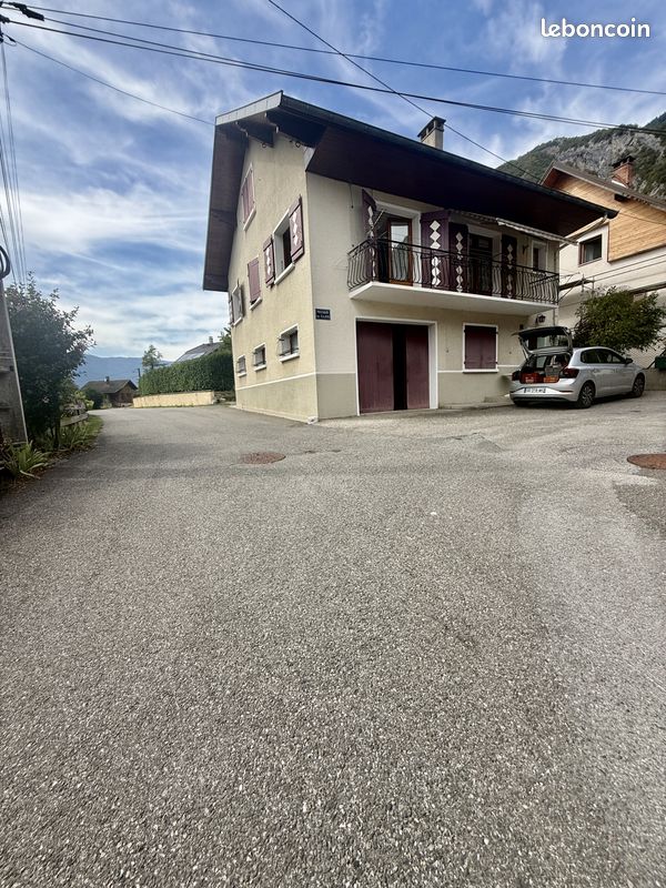Maison 5 pièces 84 m² · à Faverges-Seythenex · 84 m² · 306 800 €
