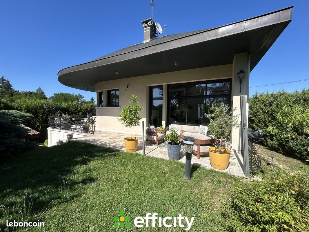 Maison 8 pièces 171 m² · à Décines-Charpieu · 171 m² · 1 270 000 €
