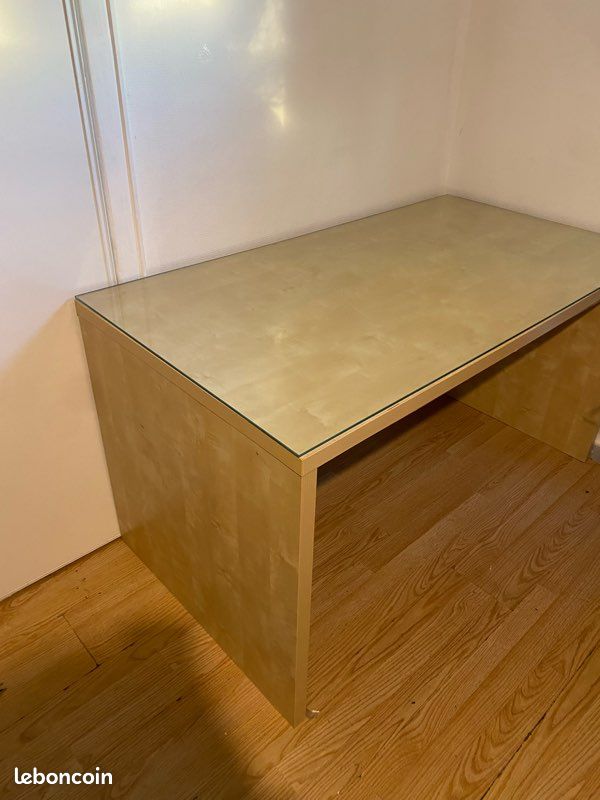 Bureau (image 1)