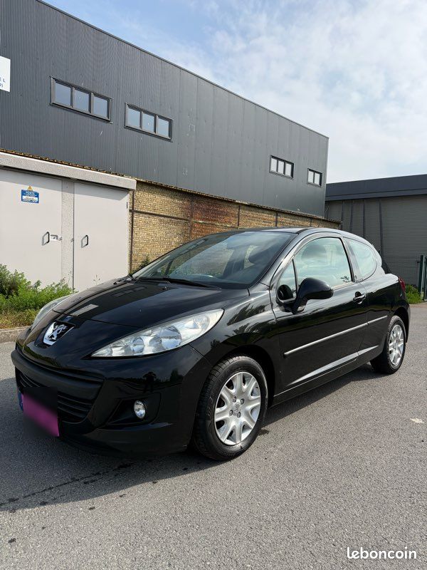 Peugeot 207 (image 1)