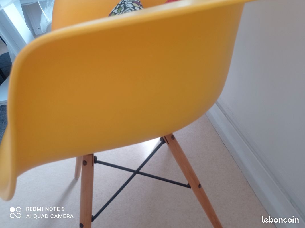 Chaise avec coussins (image 3)