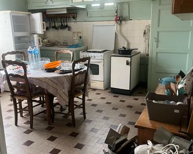 Maison 190 m² + dépendances - Terrain 707 m² - Rare sur le secteur de Châteauvert