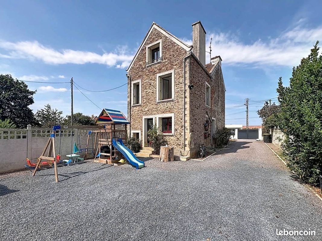 Maison 5 pièces 101 m² · à Saint-Martin-de-May · 101 m² · 260 000 €