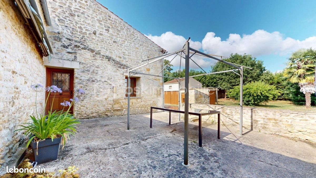 Maison 7 pièces 142 m² · à Saint-Savinien · 142 m² · 154 300 €