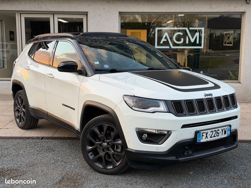 JEEP Compass 1.3 PHEV T4 240 ch 4xe eAWD S, tout-terrain 4x4 / TOIT OUVRANT / CUIR… (image 1)
