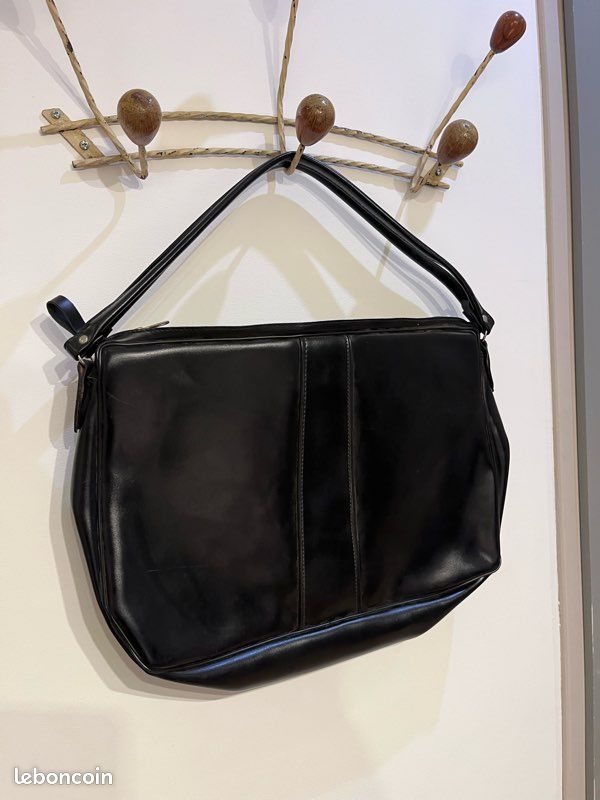Sac à main noir porté main femme vintage rétro ⋆ Brocante Chic