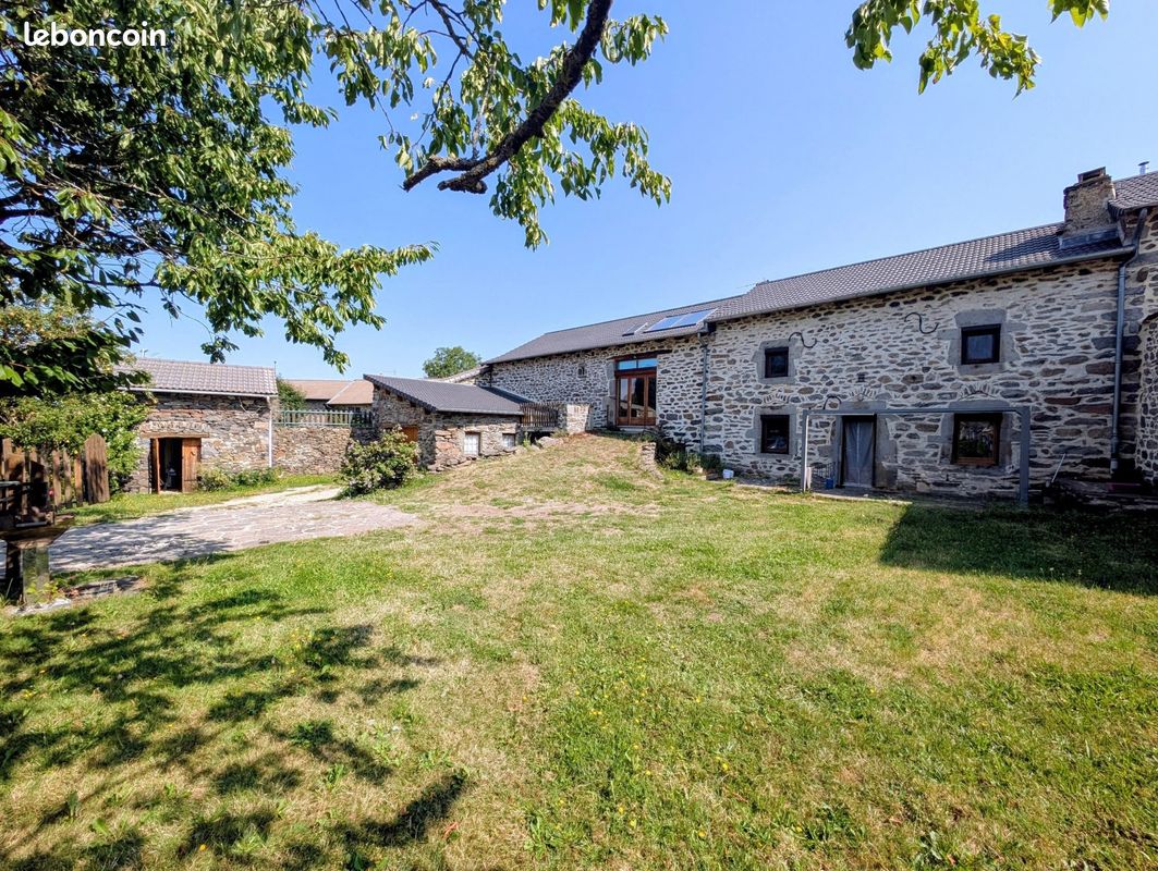 Maison 5 pièces 125 m² · à Saint-Julien-du-Pinet · 125 m² · 289 000 €