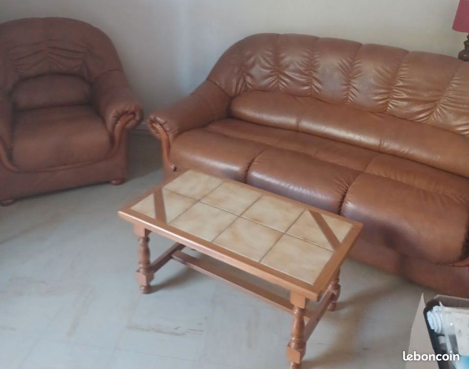 Canapé et un fauteuil et table de salon (image 1)