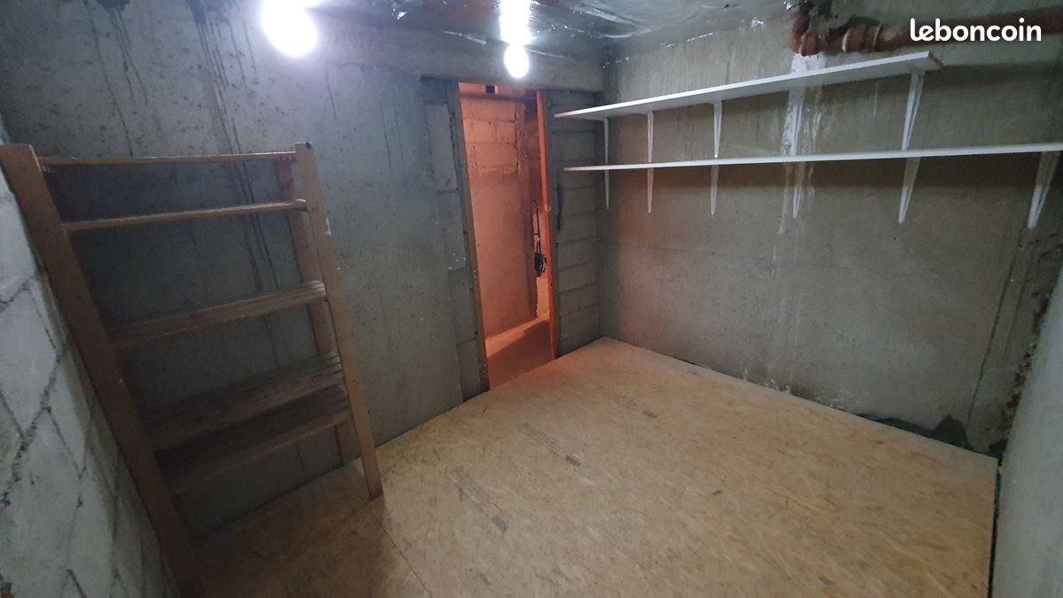 Local commercial 1 pièce 8 m² · à Trappes · 7,8 m² · 90 €
