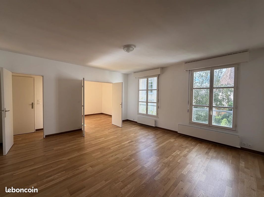 Appartement 5 pièces 101 m² · à Chartres · 101 m² · 1 130 €/mois