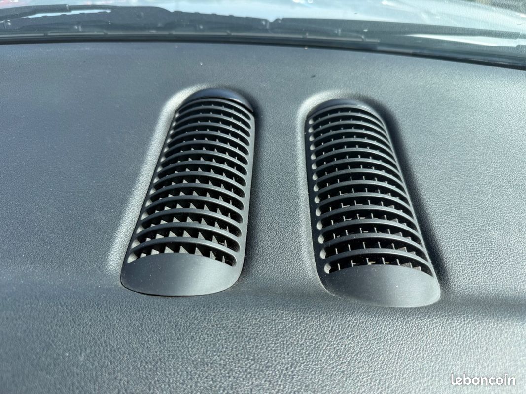 Audi tt coupe 1.8 t 180 ch - interieur cuir - radio - verrouillage centralise - (image 23)