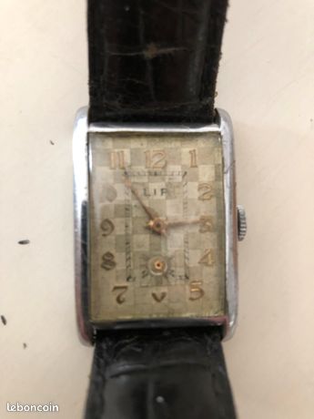 MONTRE LIP DIAM. 26.40 mm UN ANCIEN CADRAN EN METAL STOCK LIP