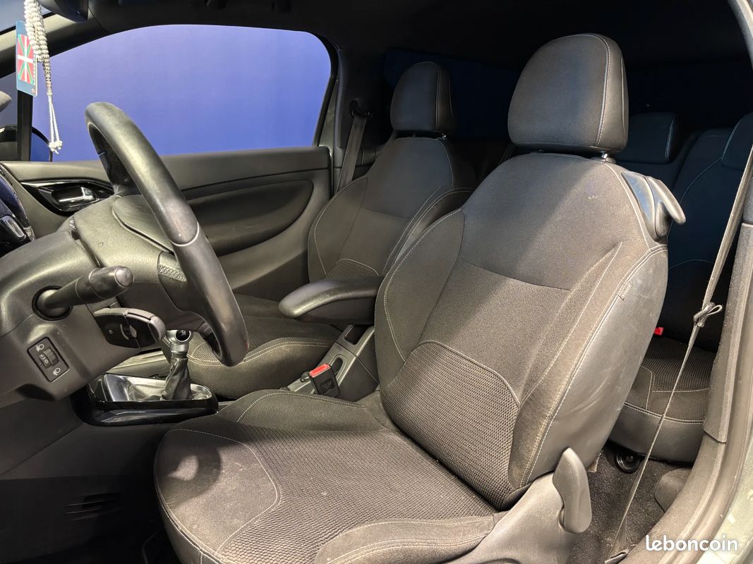 CITROEN DS3 So Chic 1.6 120ch - GARANTIE 12 MOIS - 2011 - Cuir - Jantes 18 - Radar de recul (image 10)