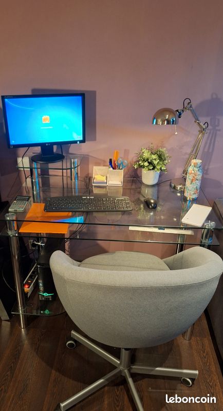 Bureau (image 2)