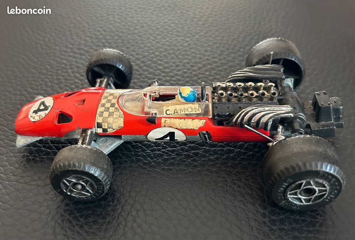 Lot 4 Voitures Politoys F1 1/32 En Tôle - Pour Pièces Ou Collection