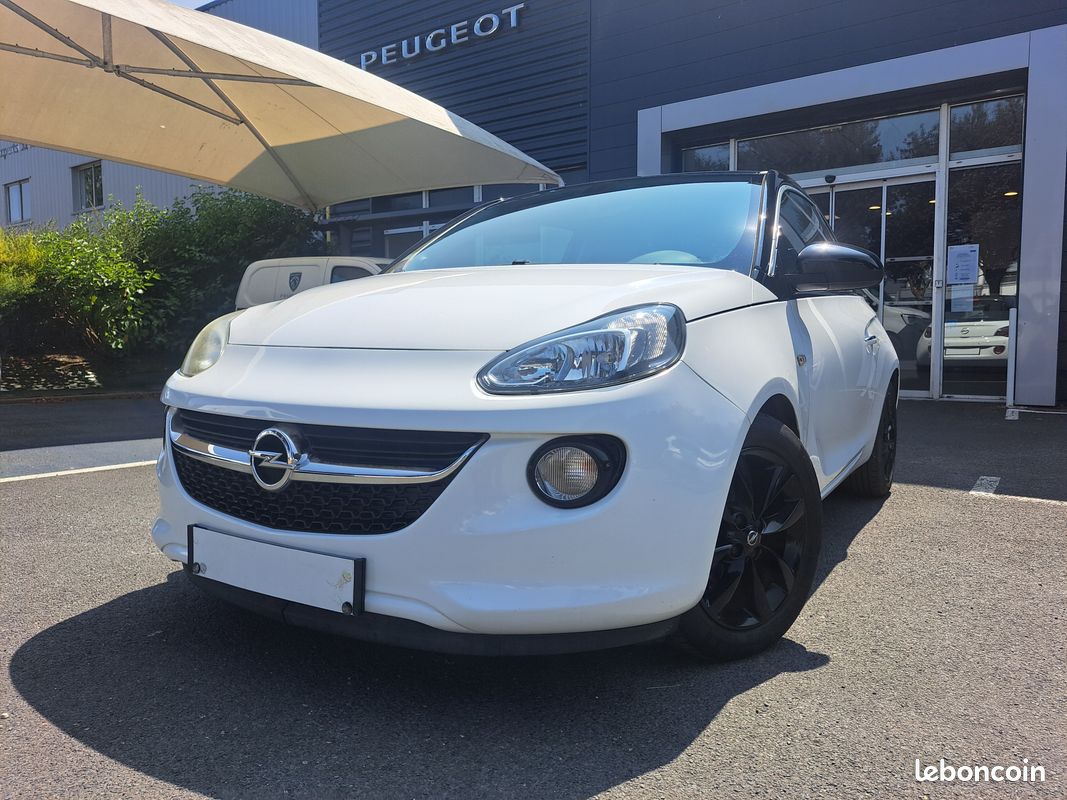 Opel Adam 1.4 Twinport 87ch S/S Black Edition (image 1)