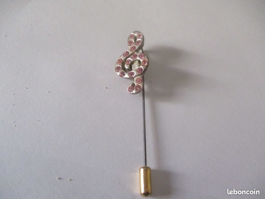 Signée EDOUARD RAMBAUD PARIS broche vintage métal doré le champagne perrier jouet - France