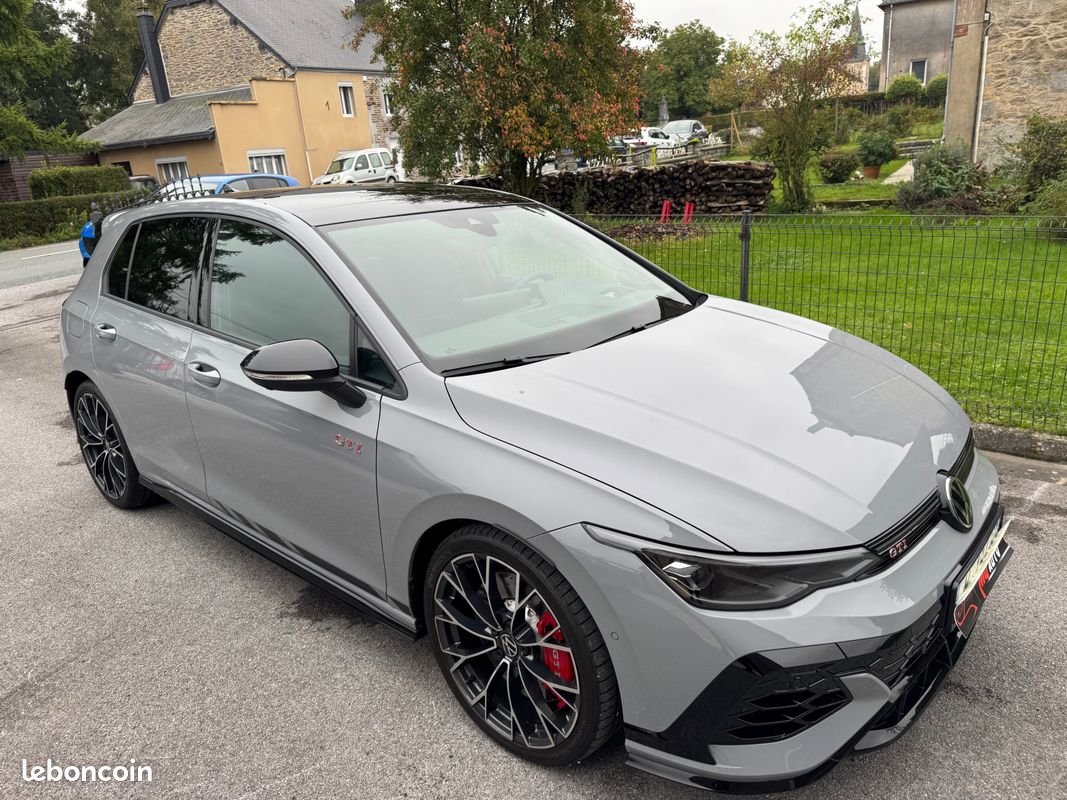 Volkswagen golf 8 gti clubsport face lift 4950 kms pack gti performance akrapovic dcc 270 km h area view harman kardon tete haute malus a prevoir (image 3)