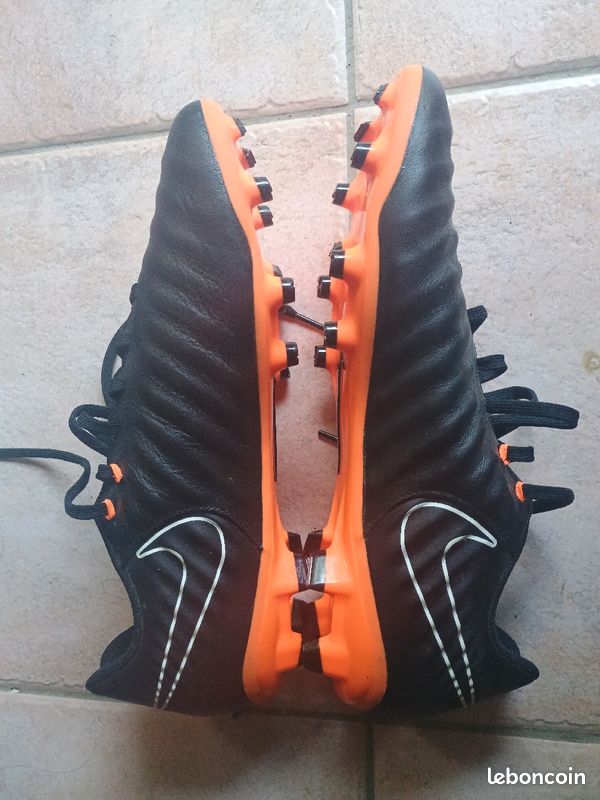 Chaussures football 43 Nike neuves (image 2)