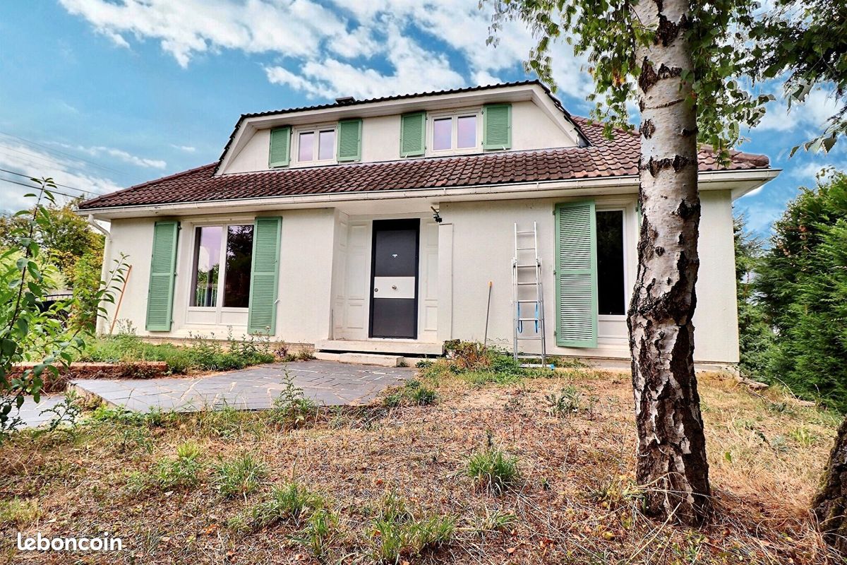 Maison 7 pièces 137 m² · à Mareil-Marly · 137 m² · 3 150 €