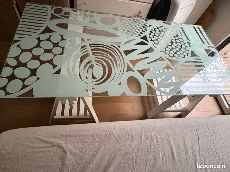 Bureau IKEA : plateau en verre trempé et un tréteau réglable IKEa (image 6)