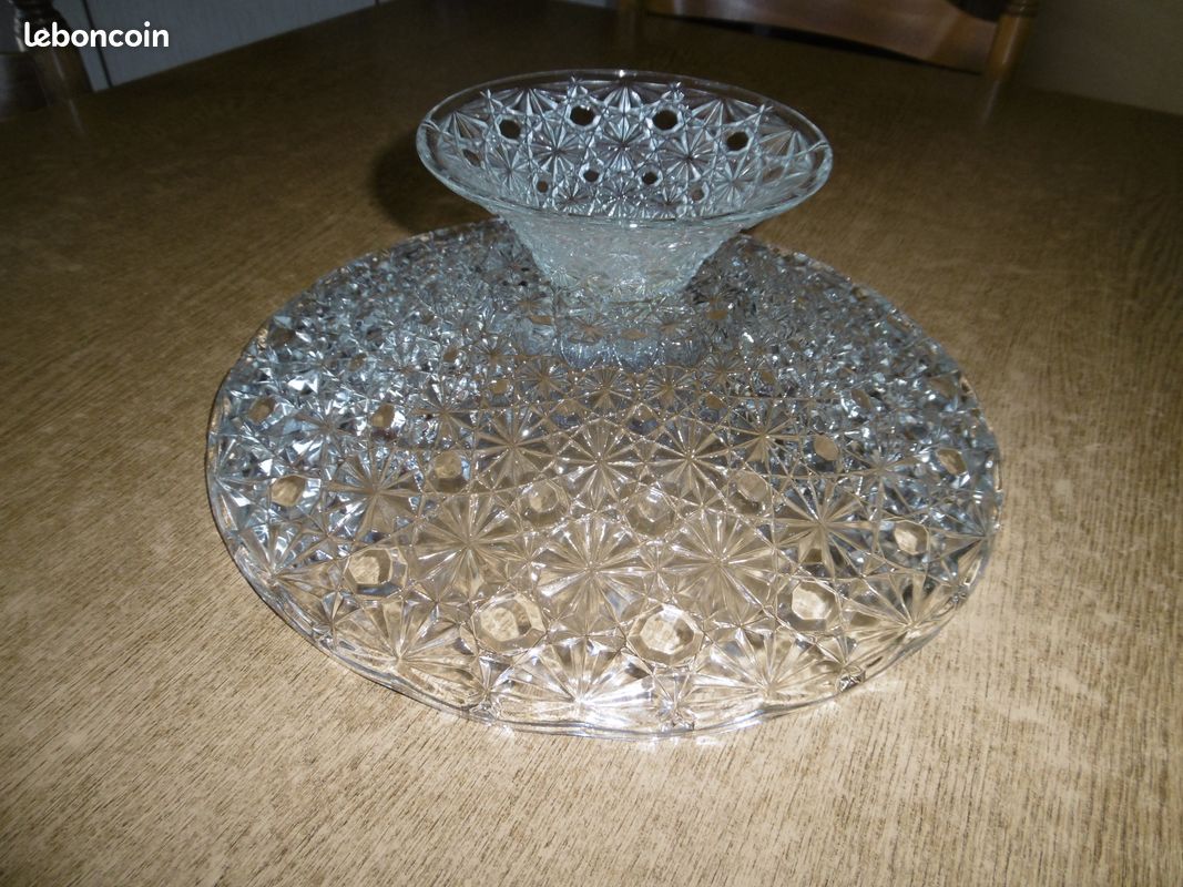 Coupe à fruits sur pied neuve en verre (image 4)