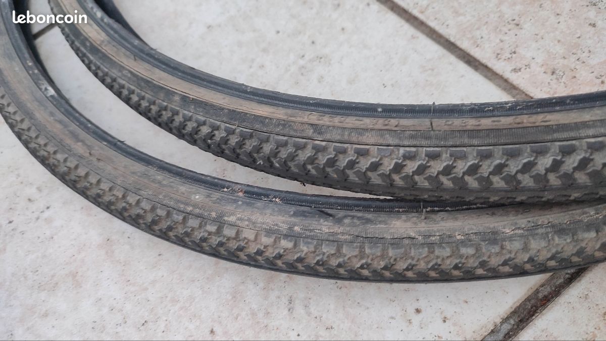 Pneu velo 700*38 (image 1)