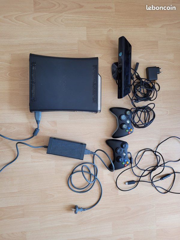 XBox 360 Noire 120 GO + Kinect + jeux (image 2)
