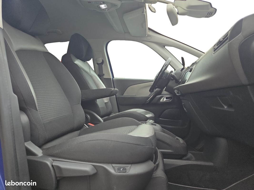 CITROEN C4 Picasso 130ch Shine EAT6 / Caméra 360 / Full Leds directionnels / Sièges massants / Android carplay / Entretien Citroen / Distrib faite (image 9)