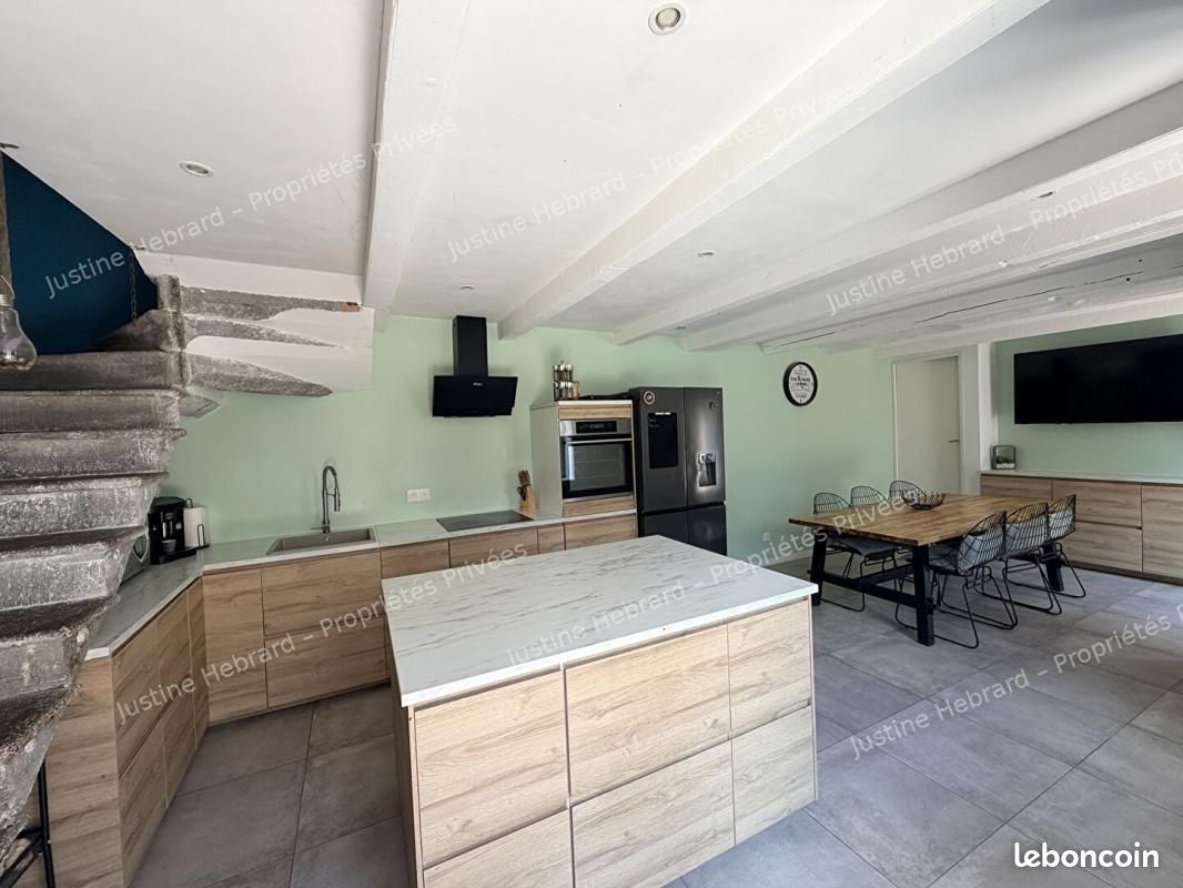 Maison 8 pièces 195 m² · à Aubiat · 195 m² · 345 250 €