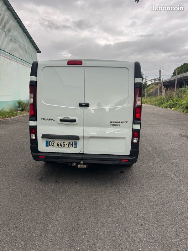 RENAULT TRAFIC III GRAND CONFORT L2H1 – 1.6 dCi 140 ch – 2016 – Moteur à chaîne ✅ (image 3)