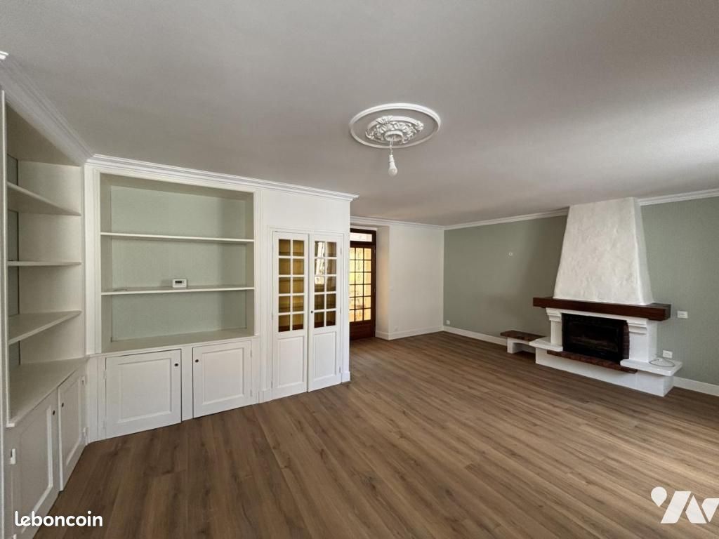 Maison 5 pièces 130 m² · à Laval · 130 m² · 1 100 €
