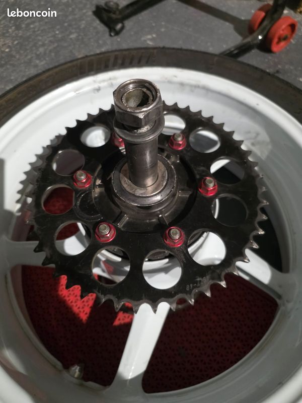 Kit chaine rk520 yamaha r1 (image 2)