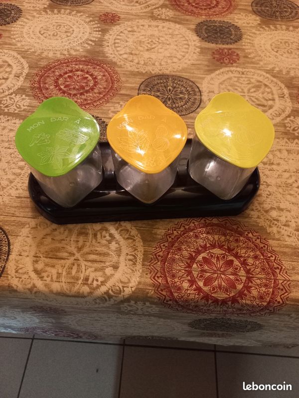 Pots à épices (image 1)
