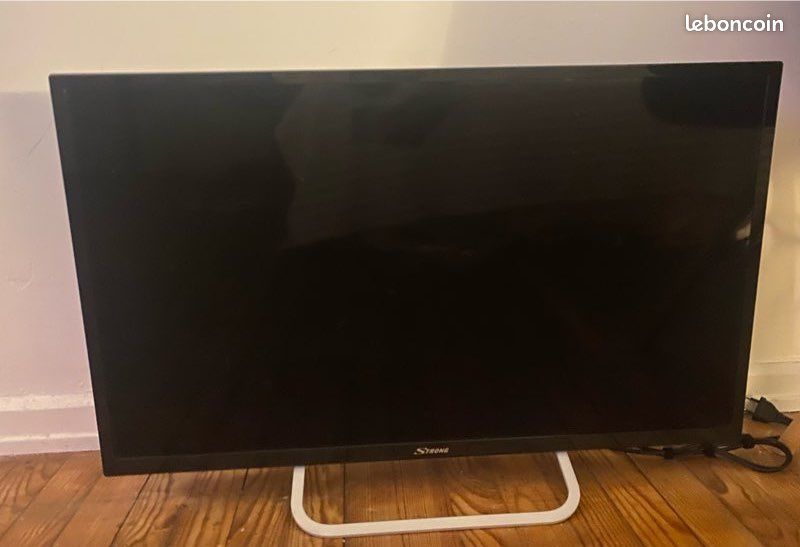 TV Strong 32" (80 cm) HD – Très bon état (image 1)