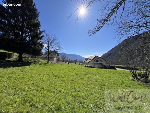Terrain 730 m² LA BIOLLE