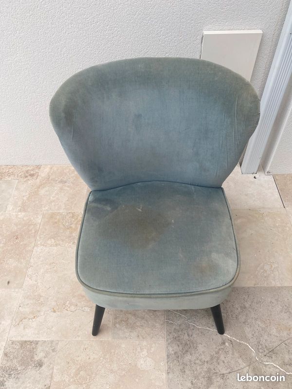 Fauteuil bleu clair (image 1)
