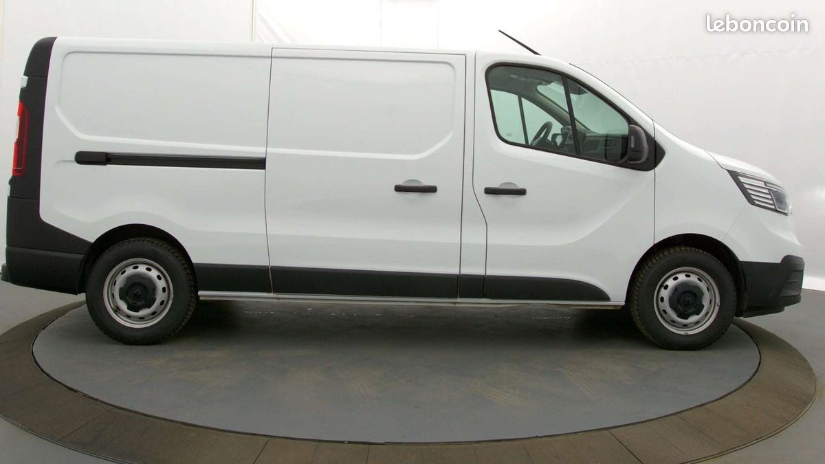 Renault trafic fgn l2h1 3000 kg blue dci 130 (image 11)