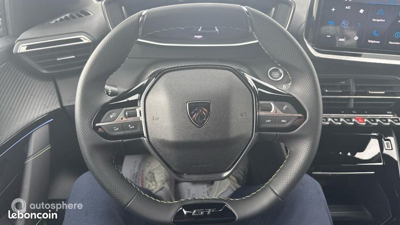Peugeot 208 e-208 136ch GT (image 25)