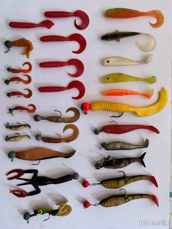 Lot de 28 leurres pêche à l'achigan en plastique souple